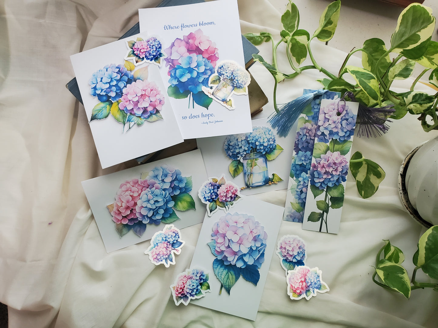 Deluxe Hydrangea Paper Gift Set