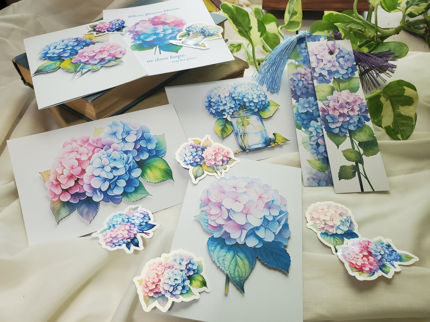 Deluxe Hydrangea Paper Gift Set