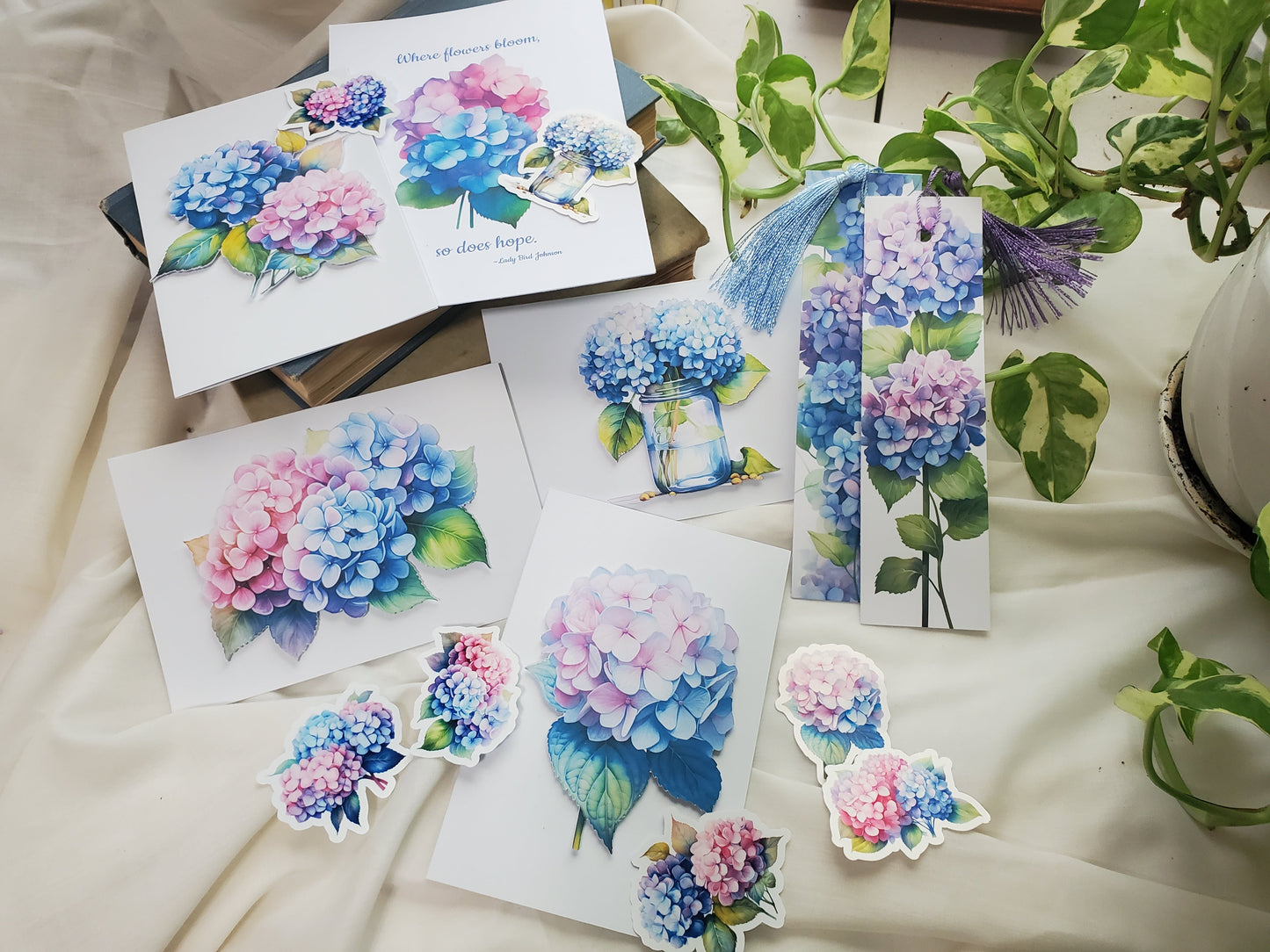 Deluxe Hydrangea Paper Gift Set