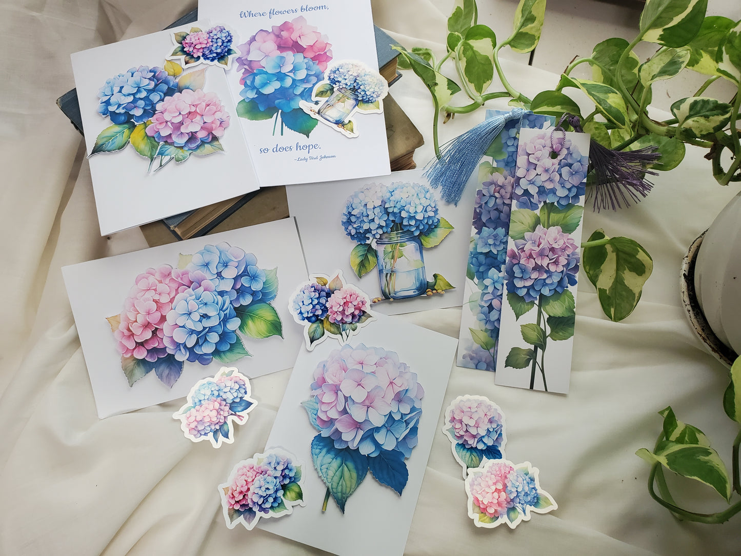 Deluxe Hydrangea Paper Gift Set