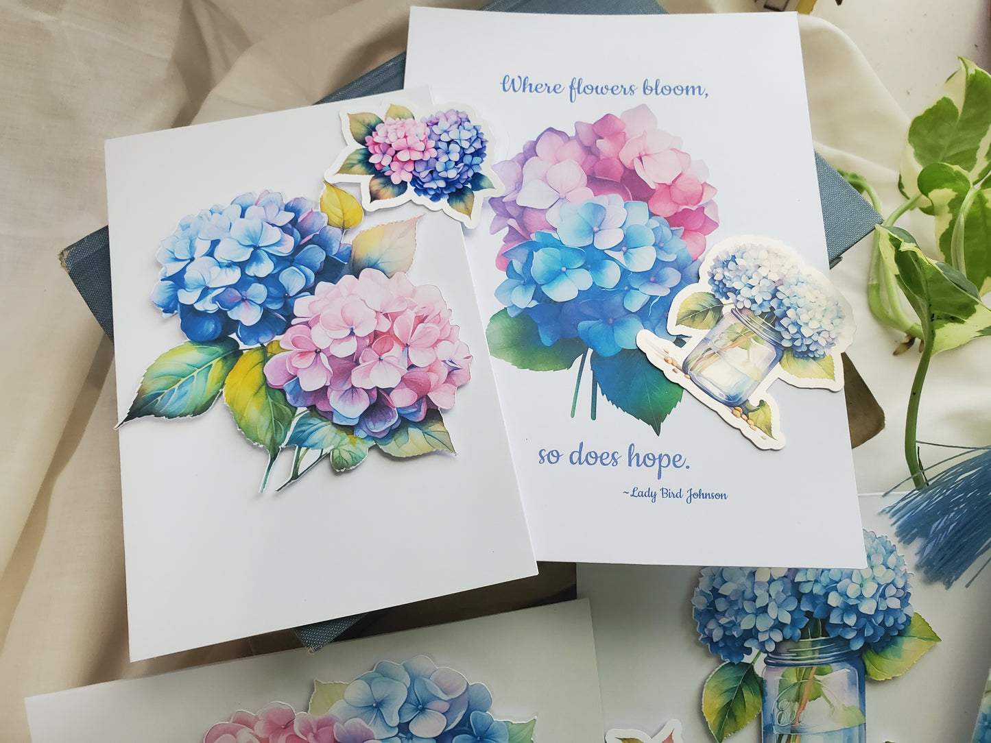Deluxe Hydrangea Paper Gift Set