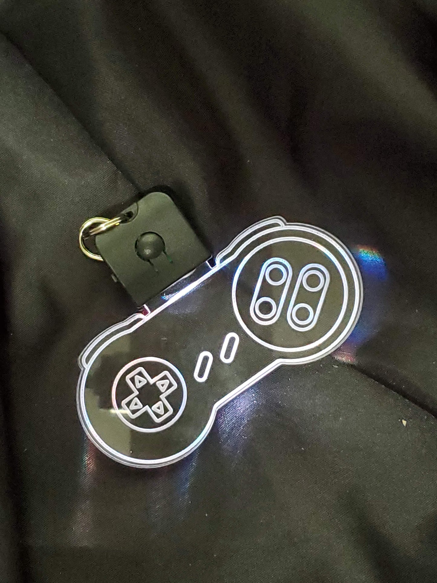 LED Light Up Game Controller Keychain – Multicolor USB Rechargeable Glowing Badge – Gamer Gift